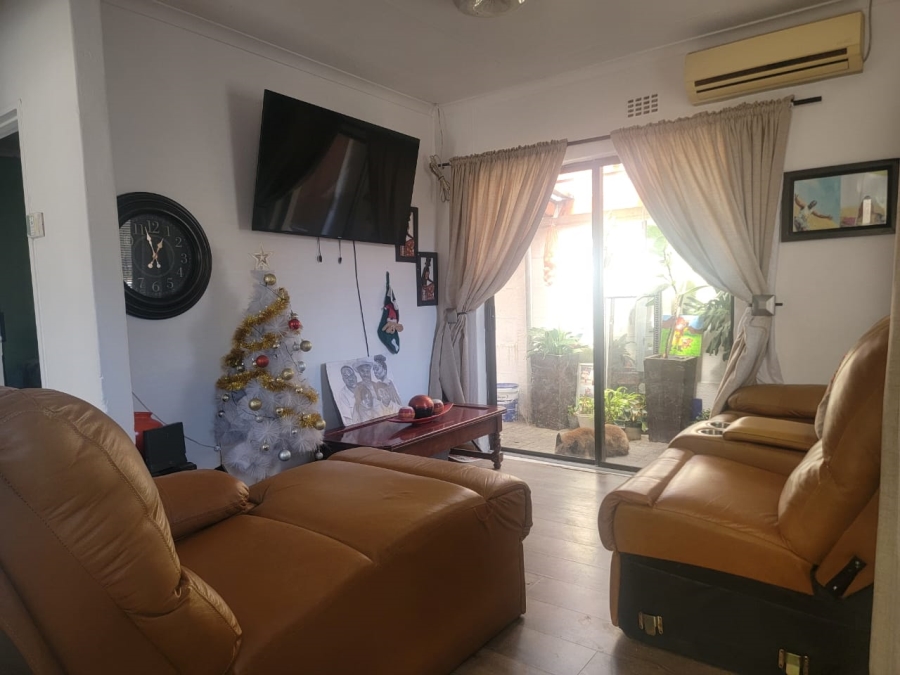 To Let 2 Bedroom Property for Rent in Highbury Park Western Cape